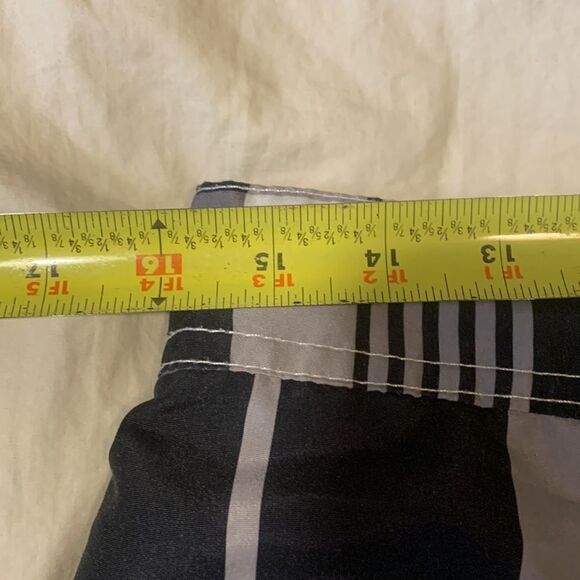 BERMUDA shorts by CARL BANKS, official NHL , large with liner - Picture 7 of 10